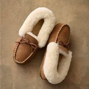 Overland Women's Taylor Shearling-Lined Leather Moccasin Slippers